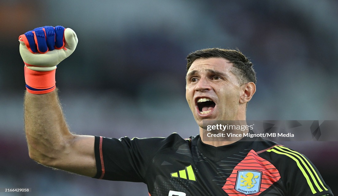 World Cup Winner Emiliano Martinez Extends Aston Villa Stay